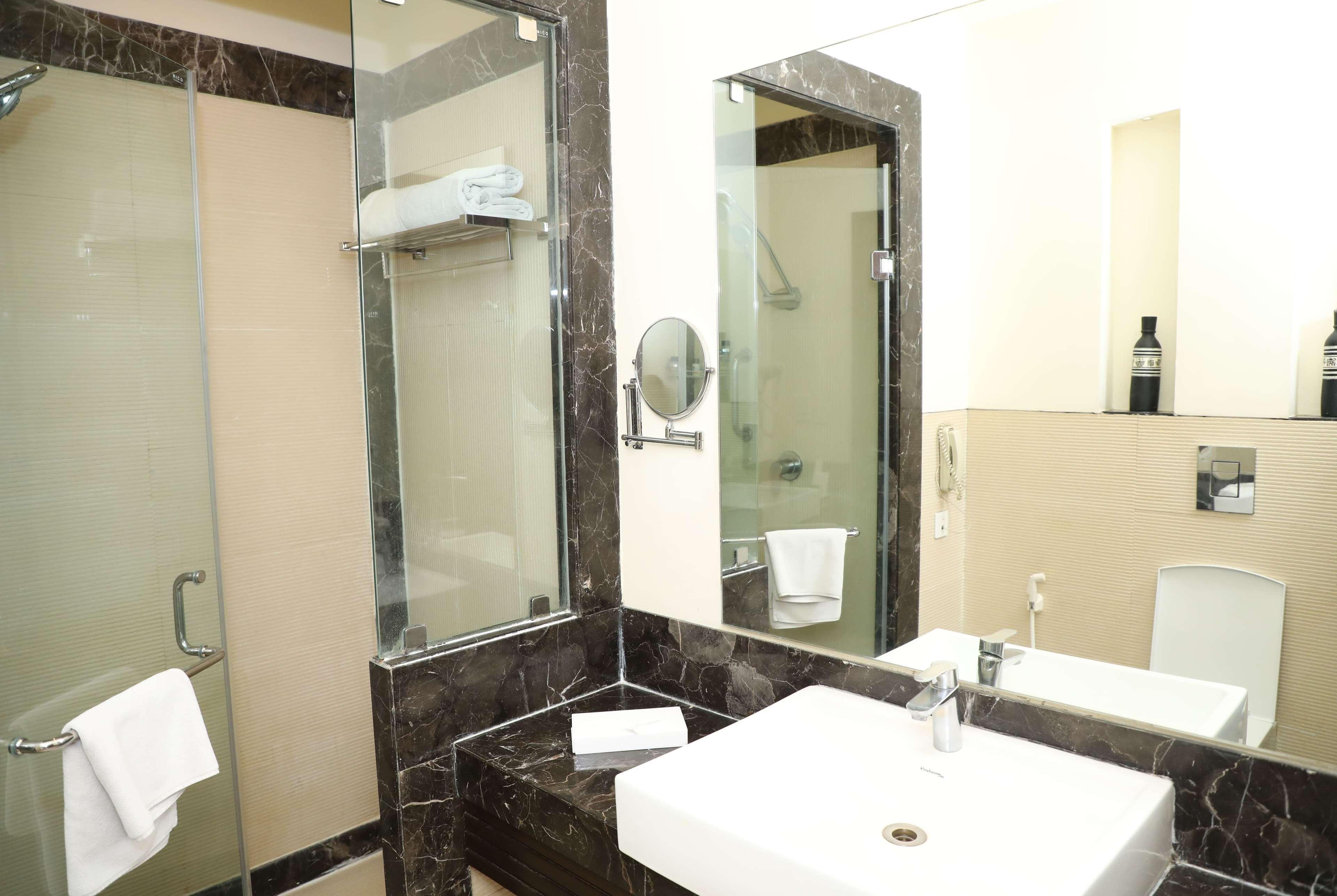 Ramada By Wyndham Jalandhar City Center Ngoại thất bức ảnh