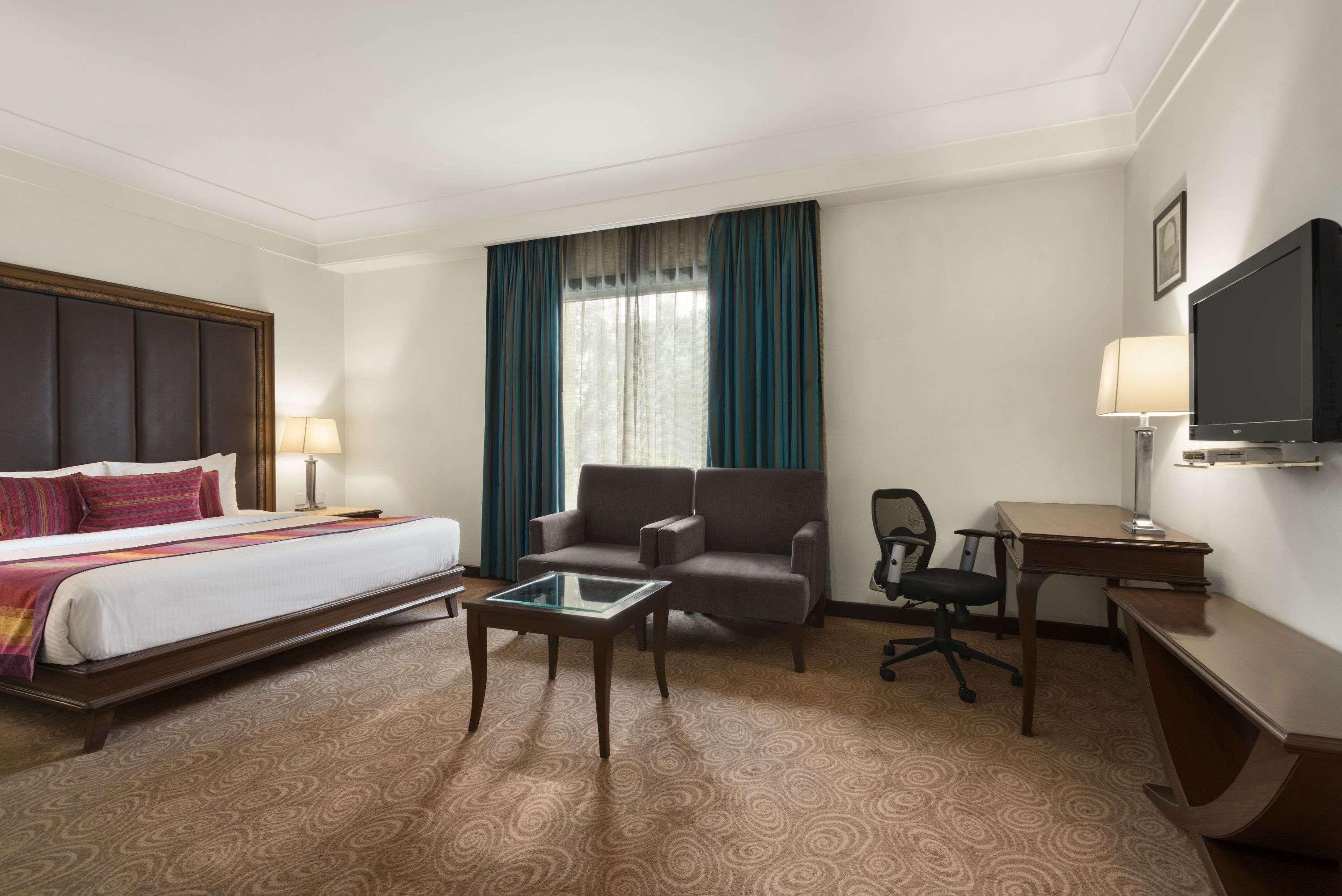 Ramada By Wyndham Jalandhar City Center Ngoại thất bức ảnh